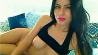 Sexy beauty strips and masturbates porn video
